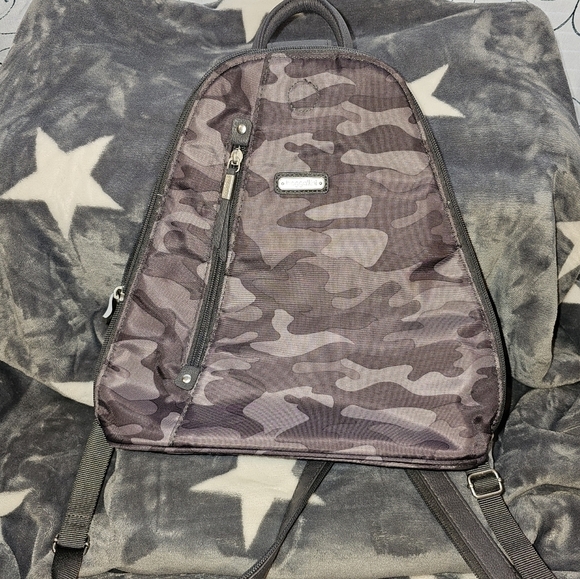 Baggallini backpack purse - Picture 2 of 7